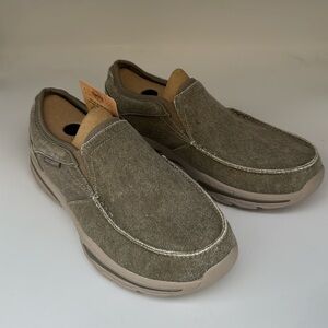 Sketchers Crestons extra wide fit